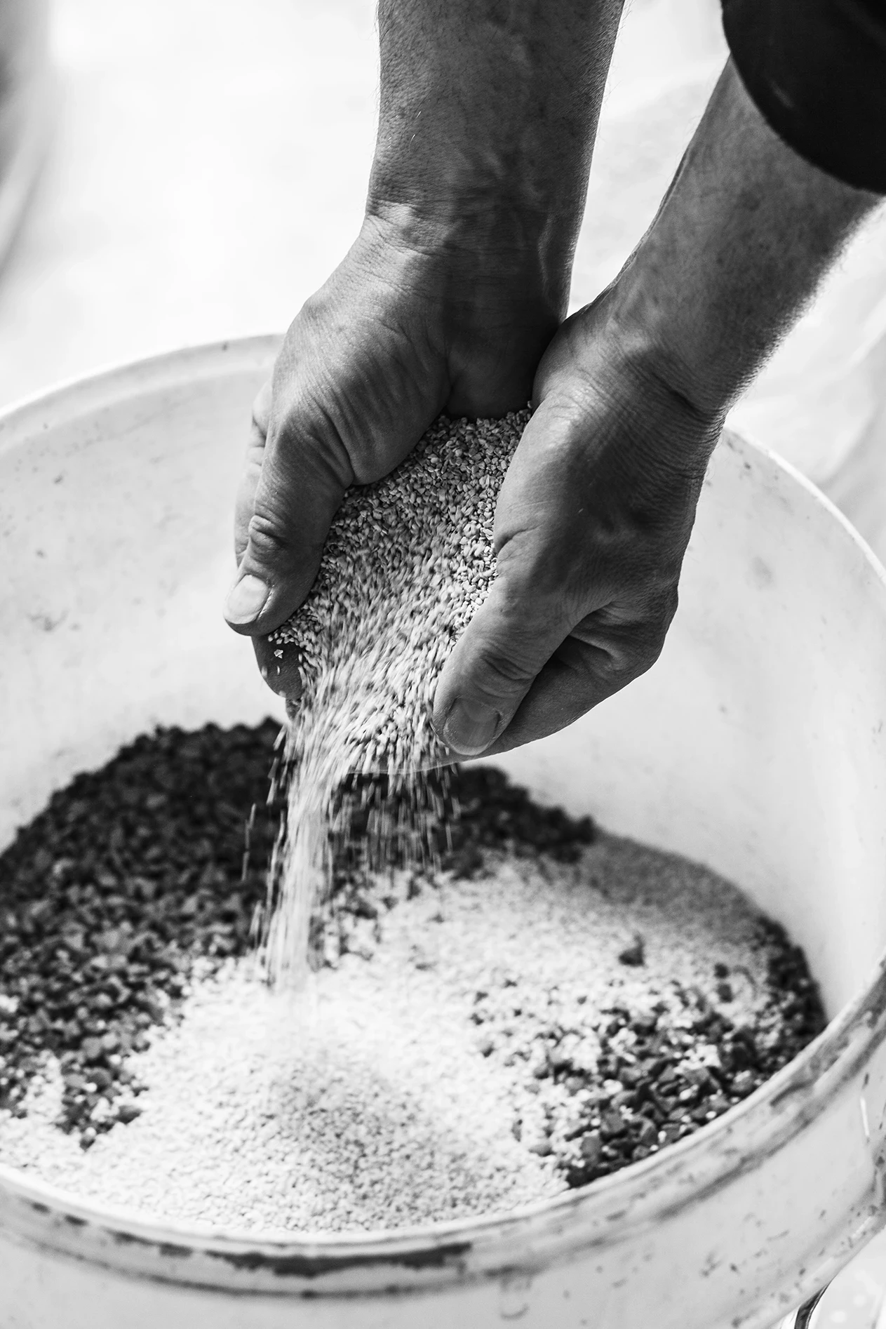 Steine, Granulat, Designboden, Handarbeit, Schwarz-Weiß