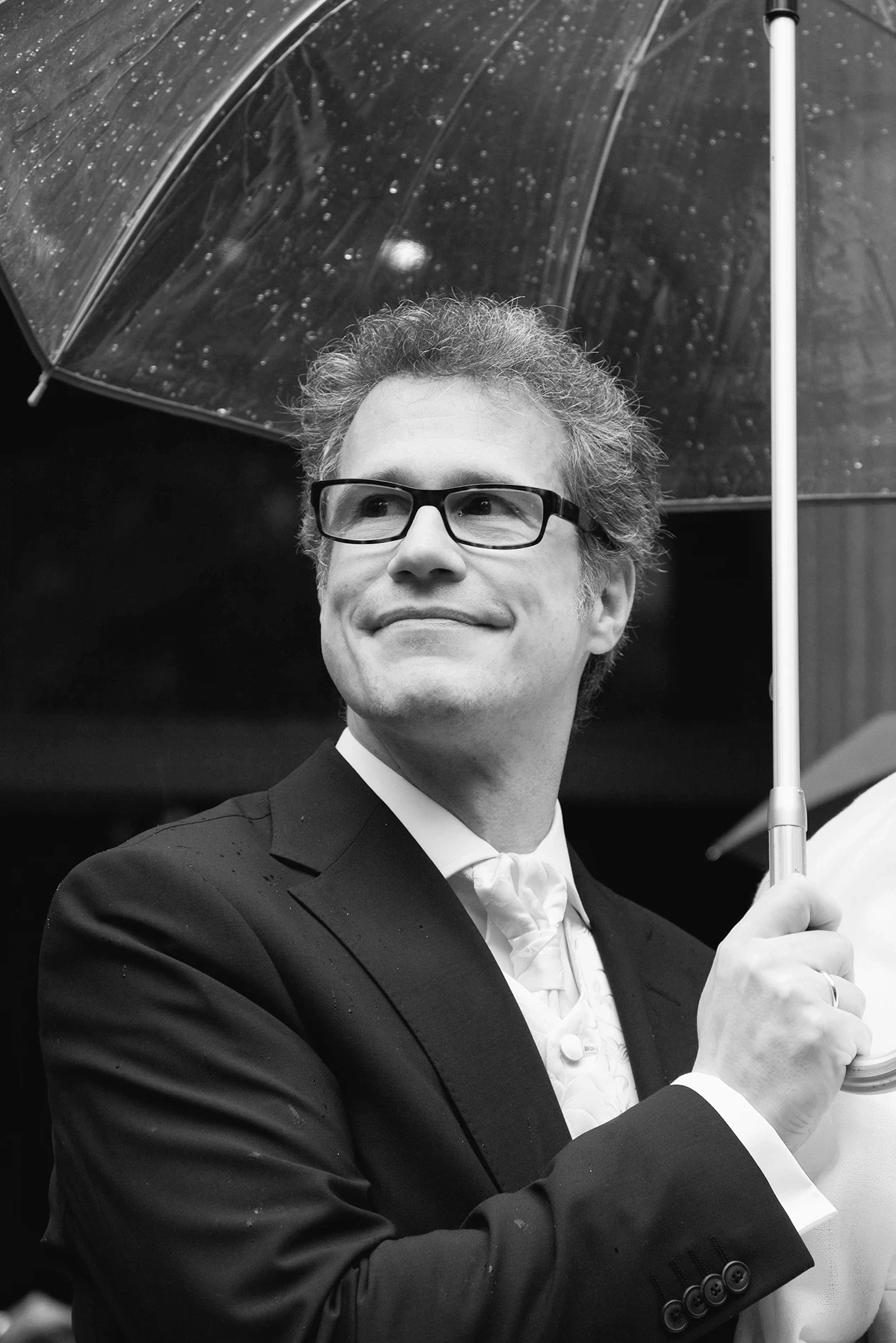 Bräutigam, Regenschirm, Schwarz-Weiß